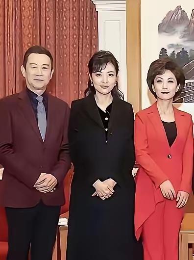 不是我吹！这三位老照片里的人物，只要你能认出其中一位，就说明岁月已经悄悄把你催老