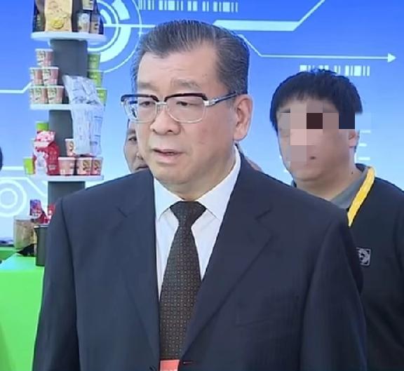 杜延安被查，知情人透露他3个特点：1、酒量非常大。能喝1斤多，典型皖北人（老家