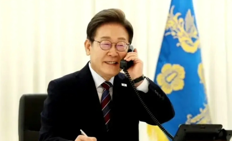定了！与美20多分钟的通话之后，李在明做出了决定，将接受邀请，去参加6月15