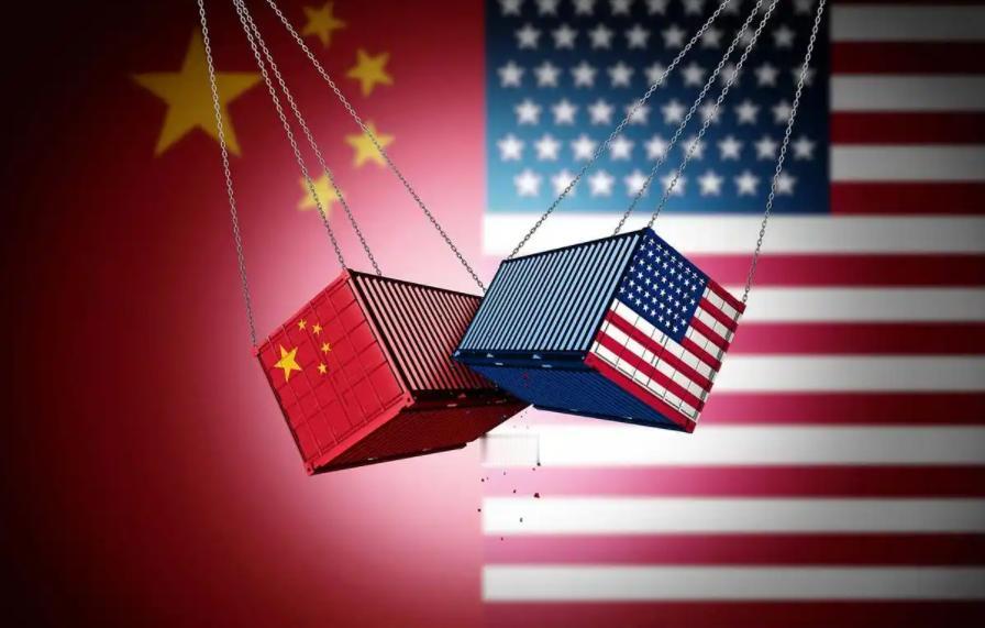 美国终于甩出了对付中国的经济王牌。但这牌面一亮相，全球舆论圈直接炸了锅—