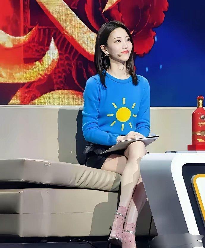 凉鞋为啥还要穿袜子啊！