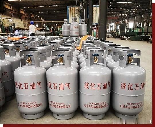 15kg的液化气实际到手价普遍在150–170元，确实比前两年贵了不少。这