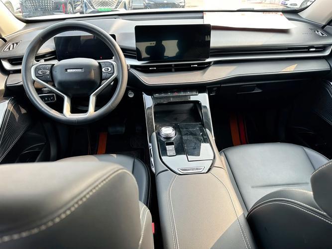 第三代哈弗H61.5T版本，官方NEDC油耗6.6L/100km，但