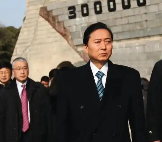 日本前首相鸠山由纪夫受邀参加80周年阅兵式，其实，鸠山家族是日本政治门阀中，少有