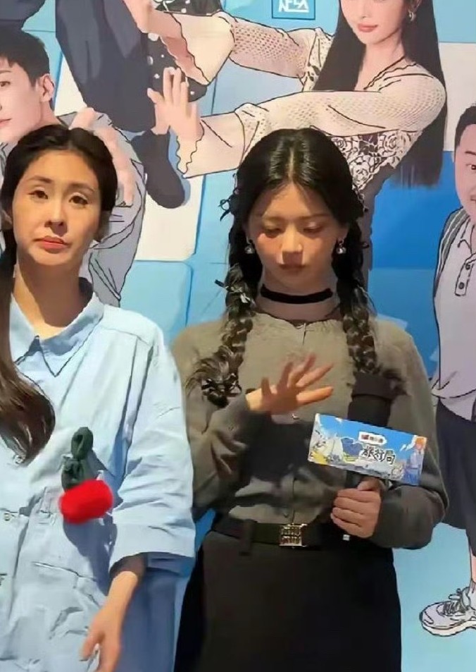 两人合照，才能看的出来谁更美。