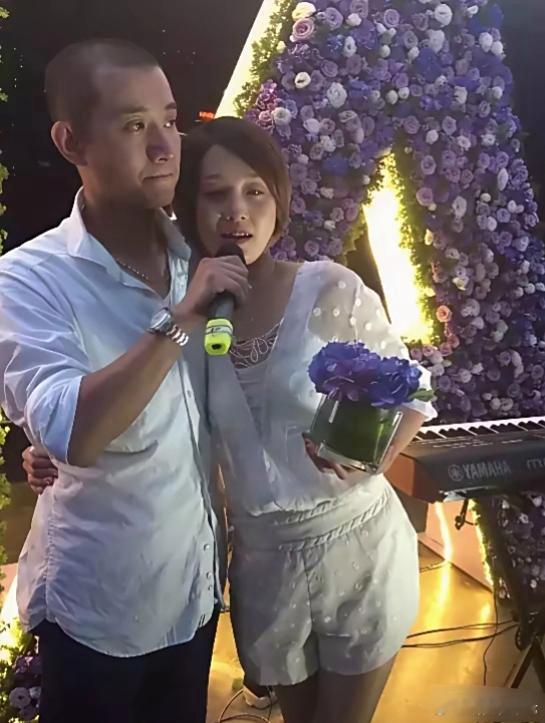 董璇再等那个“回头的人”，高云翔也没能回到那个“救他一命的女人”身边。最近，董璇