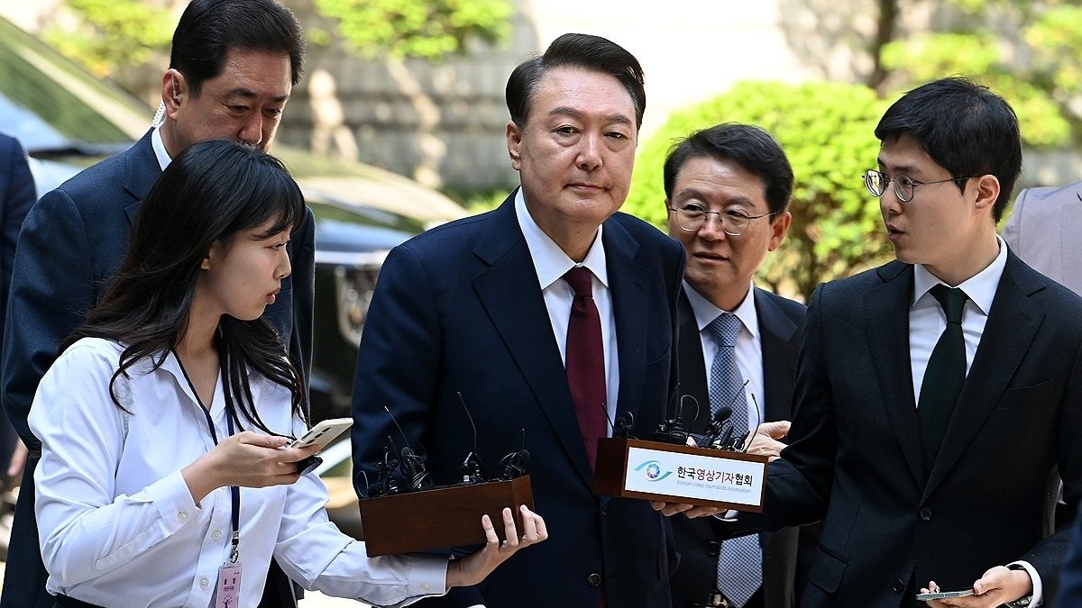 倒计时21天，尹锡悦死罪难免？受审路线出现变化，文在寅态度坚决