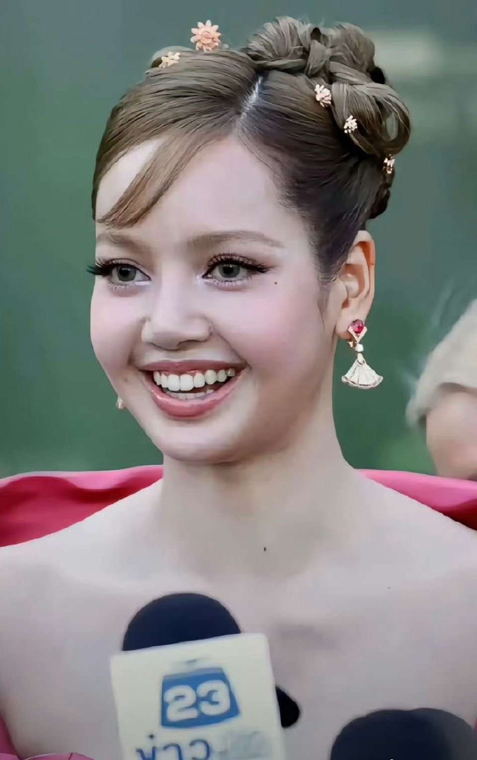 他韩妆造太牛了，当初我真觉得她美过​​​