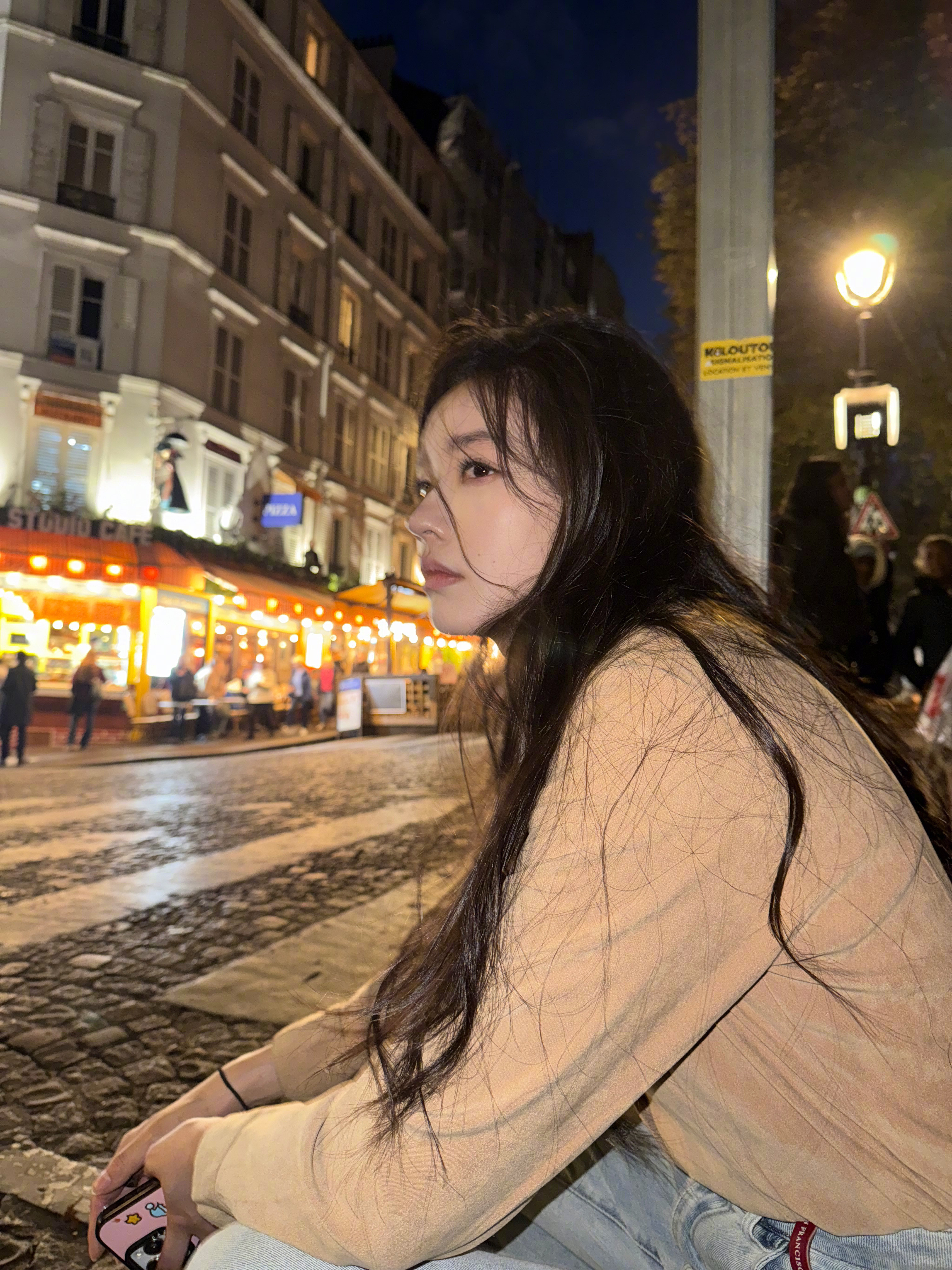 林允巴黎look林允气质大女主这一块林允晒巴黎look，生图美成什么样了都！眼