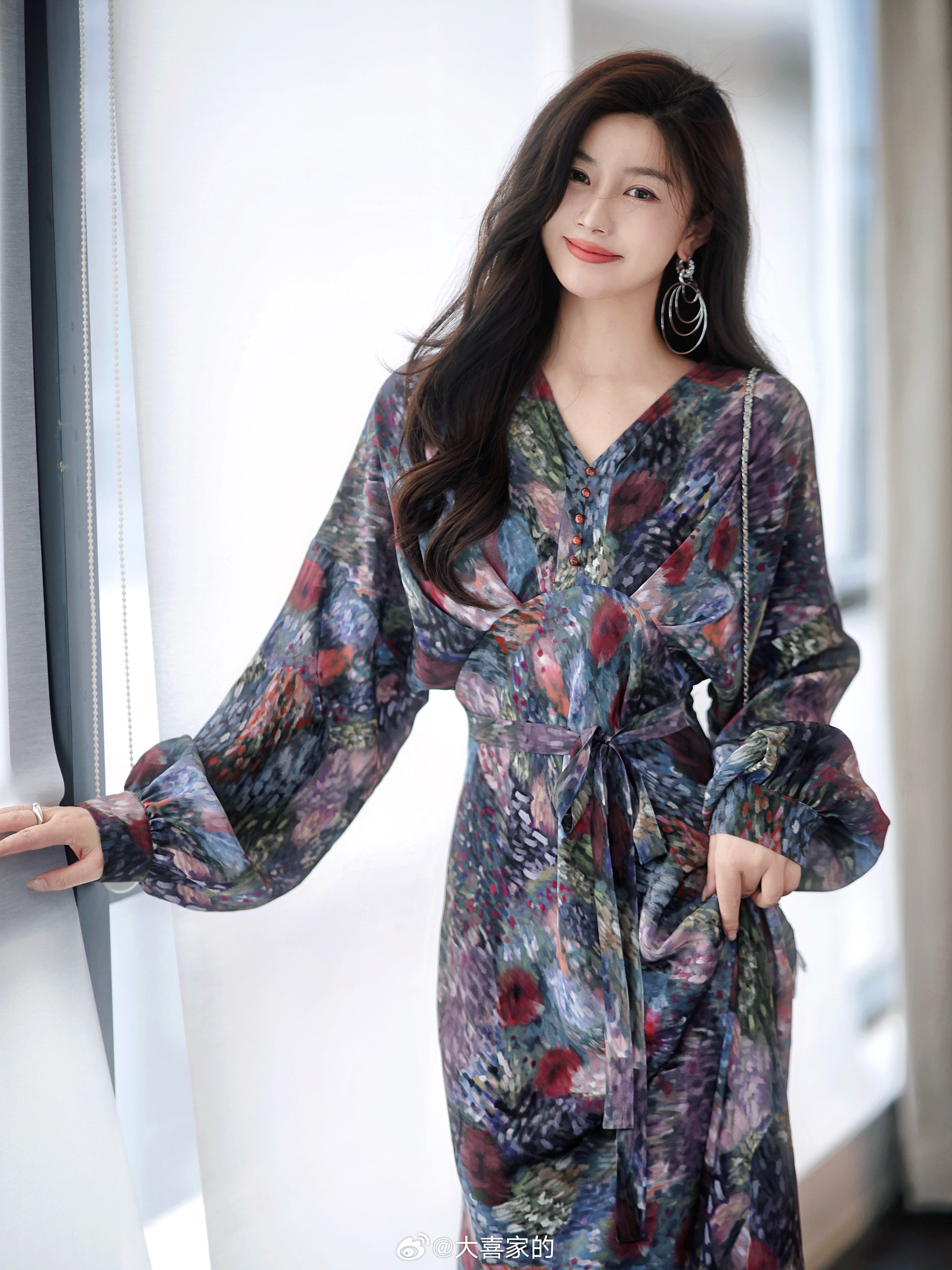 我将全职研究此款连衣裙🧐！喜子原创彩墨油画印花有种朦胧又复古的feel实物比