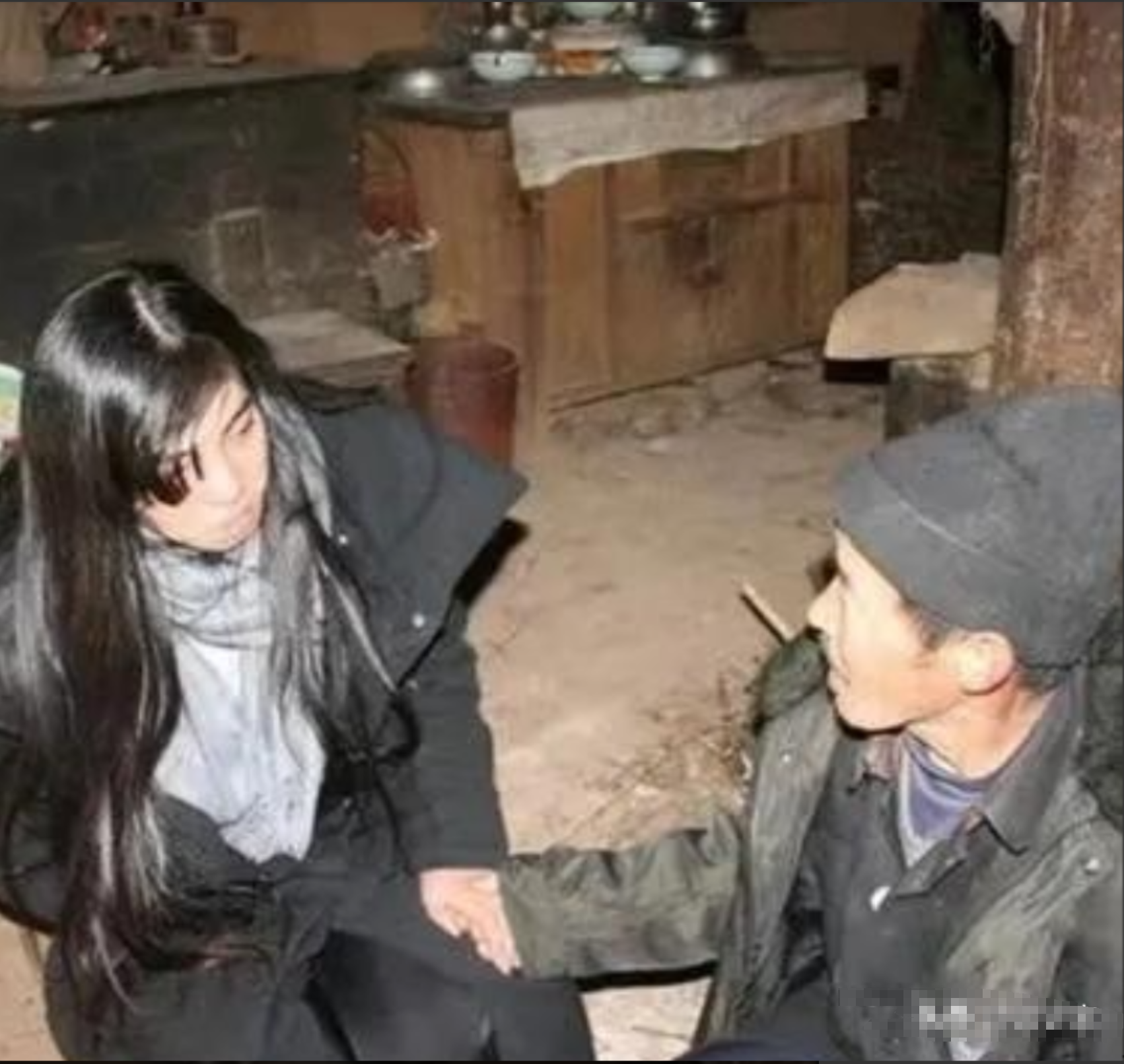1998年，一个6岁女孩被亲生父母送养给一户农民，6年后亲生父母又将女孩强行带走