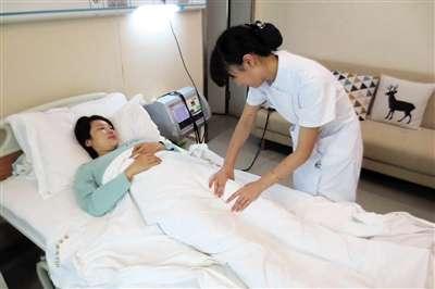 妻子怀二胎愁了一家人, 宝宝剖腹产出生, 丈夫说没坑爹