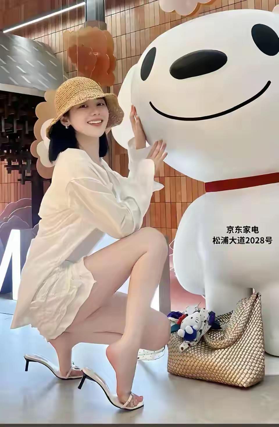 这绝对是一张好的人像摄影作品。