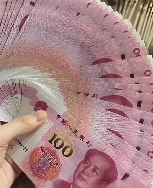 抛开网络不谈，100万存款到底能不能躺平？这是网络上100万算不算有钱人的一个结