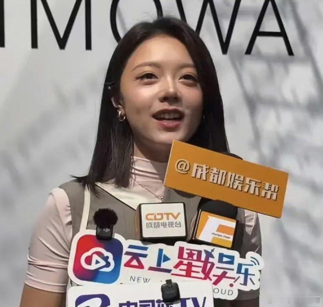 赵今麦这应该都算照骗了吧