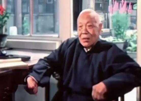 清朝太监回忆：妃子洗澡从不用手和避讳太监，十分侮辱人。中国最后一个太监孙耀庭回忆