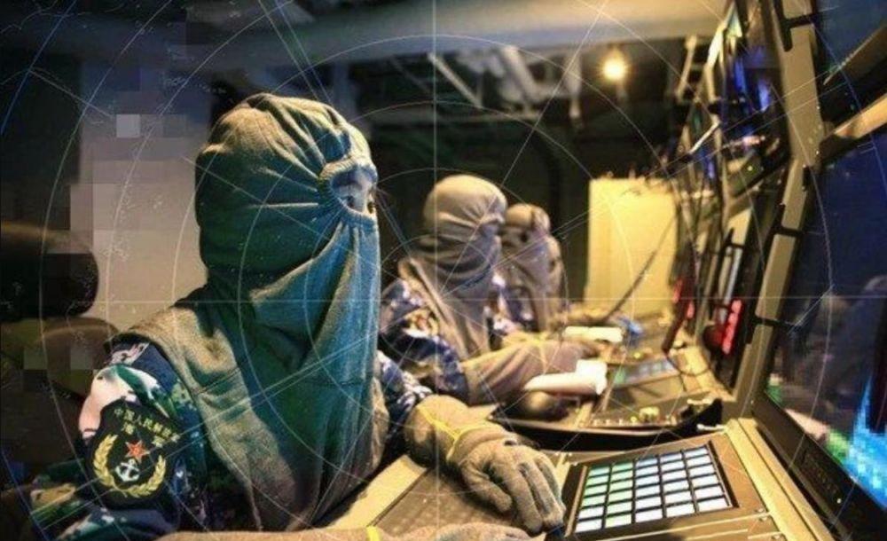 这次军演，我看到舰艇上军人，戴上了面罩，对海军装备不是很懂，开始认为是防毒面罩，