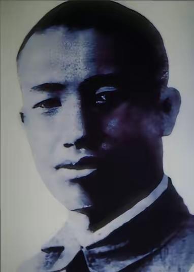 1941年10月，58师师长廖龄奇在蒋介石办公室一个劲地喊：“报告”。蒋介石大怒