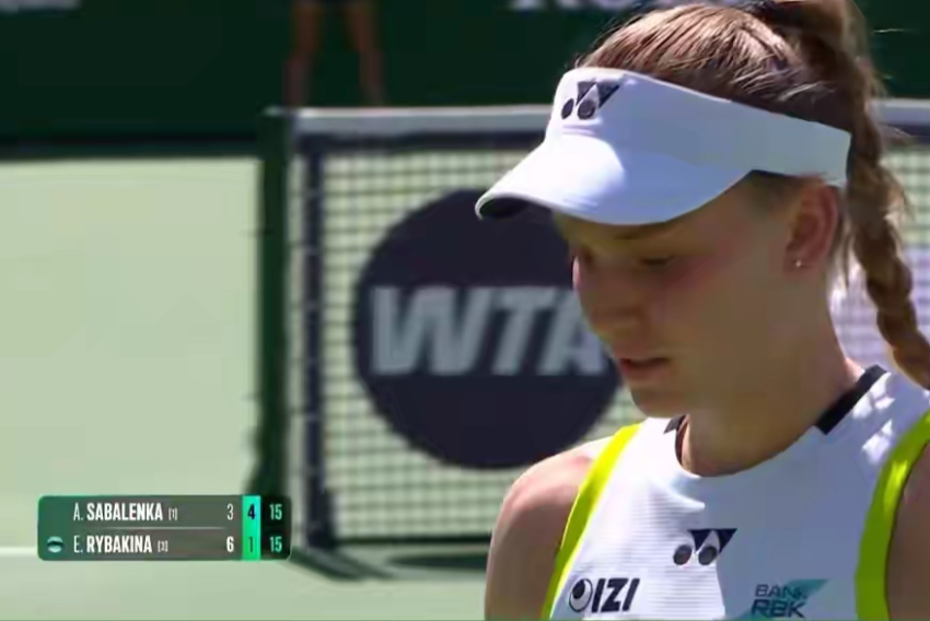 印第安维尔斯2026的女网单打决赛，莎巴伦卡对阵莱巴金娜。第一盘莱巴发挥出色，