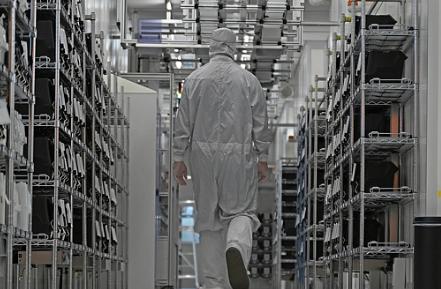 对荷兰，中国释放的信号是：不会接受例外安排，也不会开启双边讨价还价，而要把这一案