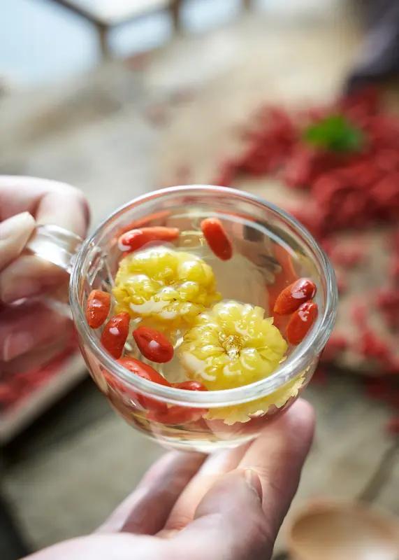 都说“眼花要补肝，口苦要清肝，白发要调肝”，拥有好肝脏真的太重要啦！给大家分享三