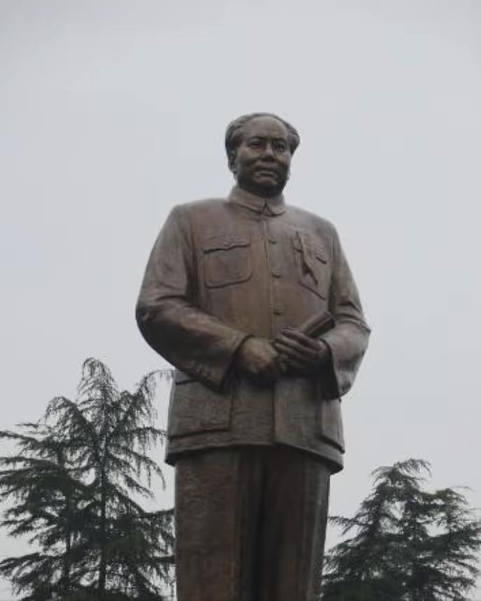 1976年毛主席逝世，华国锋临危一令震古今，后人感激至今1976年9月9日