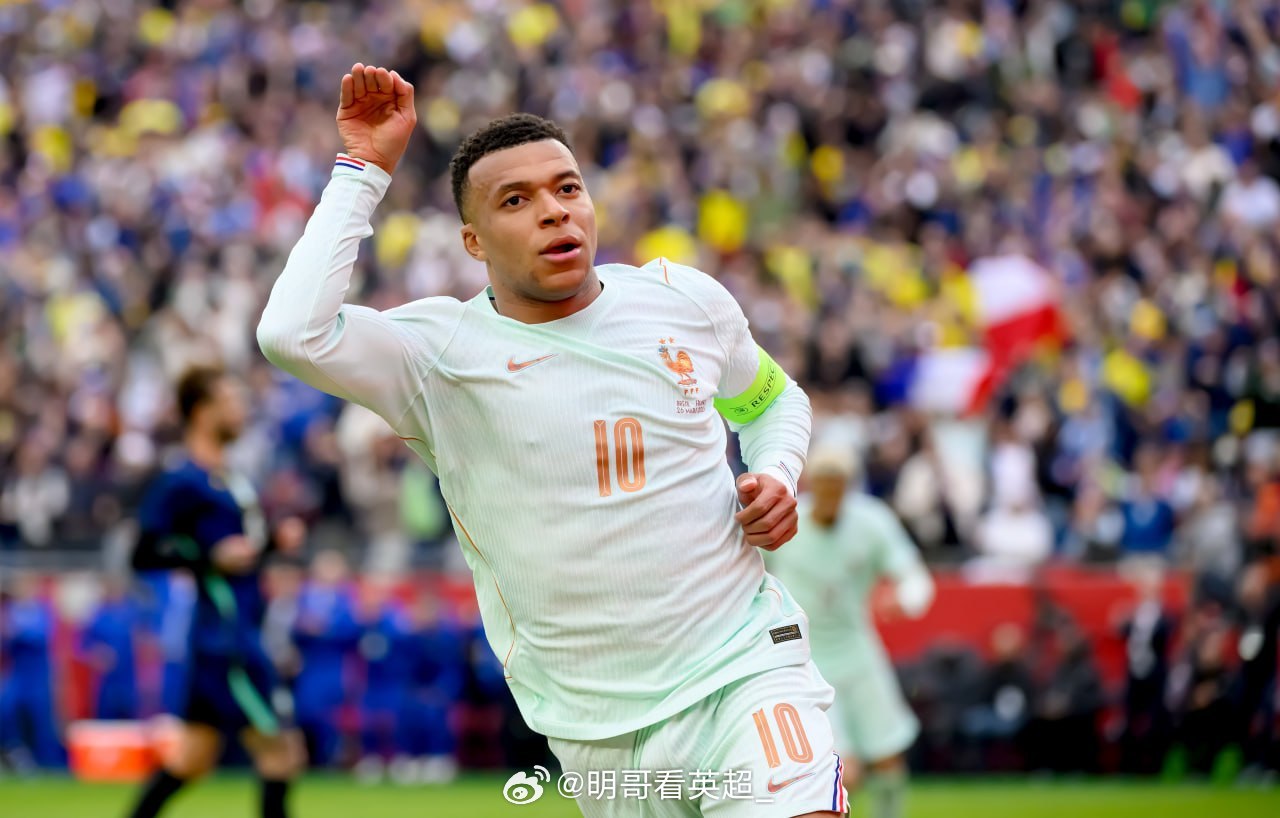 世界杯姆巴佩近日接受法媒Téléfoot采访，谈到了他自己本赛季的目标，以及对于