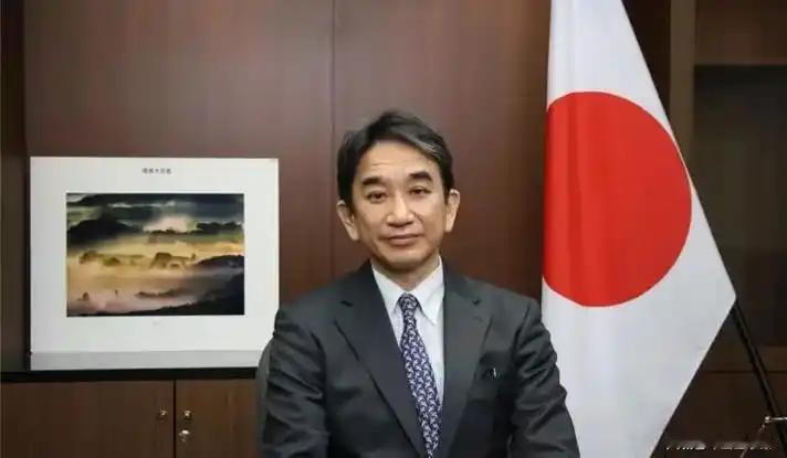 小日本真是亡我之心不死。 日本前驻华大使垂秀夫，在政论节目中，公开表示，现在