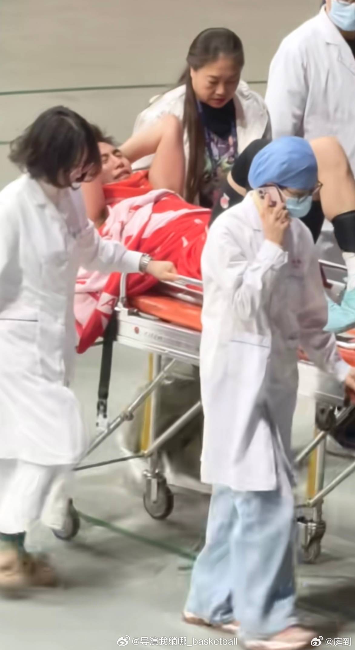 这绝对不是郭艾伦的最后一场比赛，郭艾伦已经确认遭遇膝盖前交叉韧带断裂，希望他早日