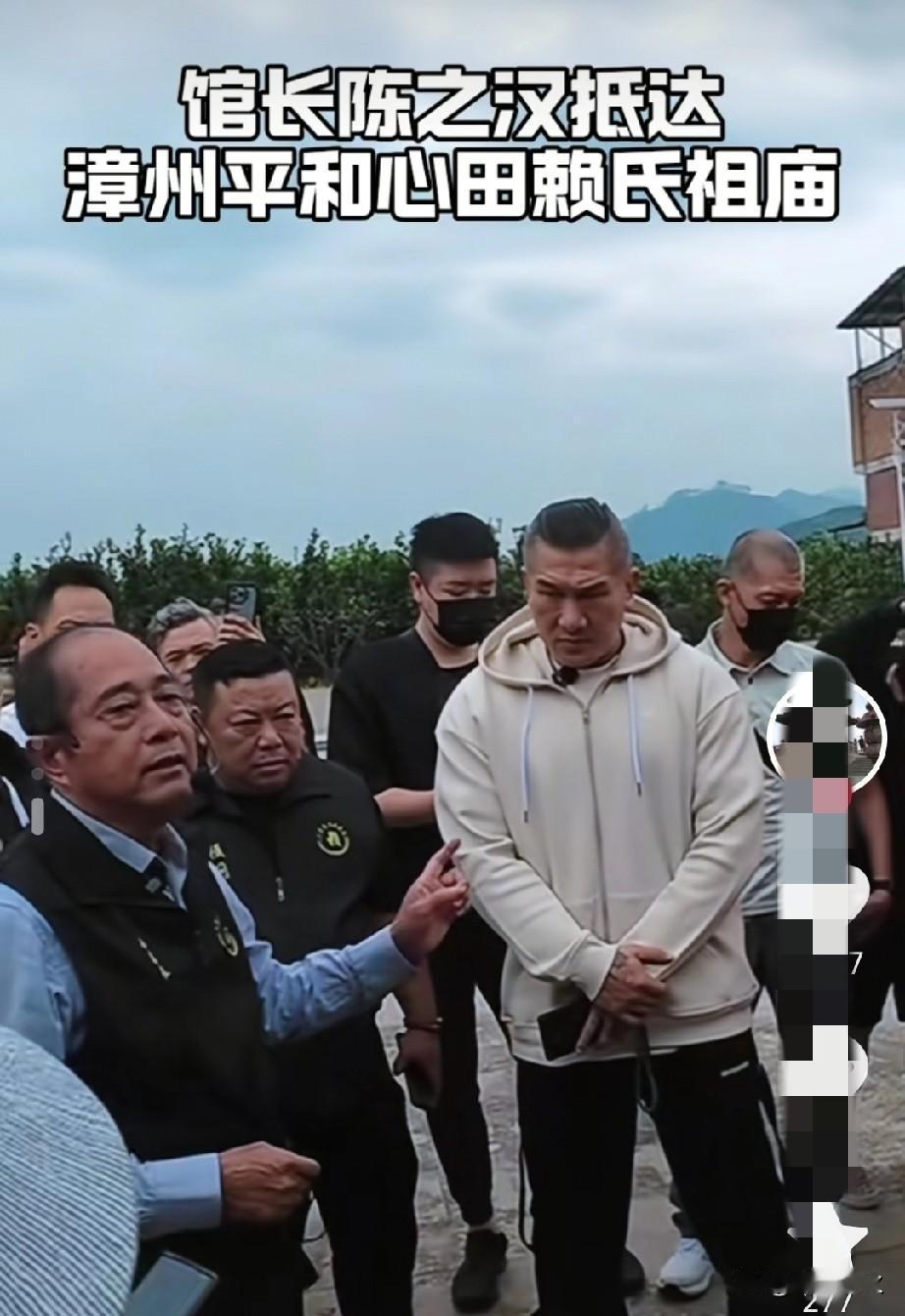 我们中国还真出了一个不孝子孙，以前没本事的时候他爸爸还偶尔回家探亲，一得志居然