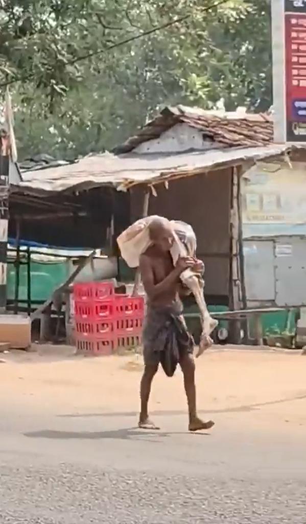 印度一名男子为了证明妹妹已经去世，竟然挖出了她已故妹妹的遗骸，并带到银行。几个月