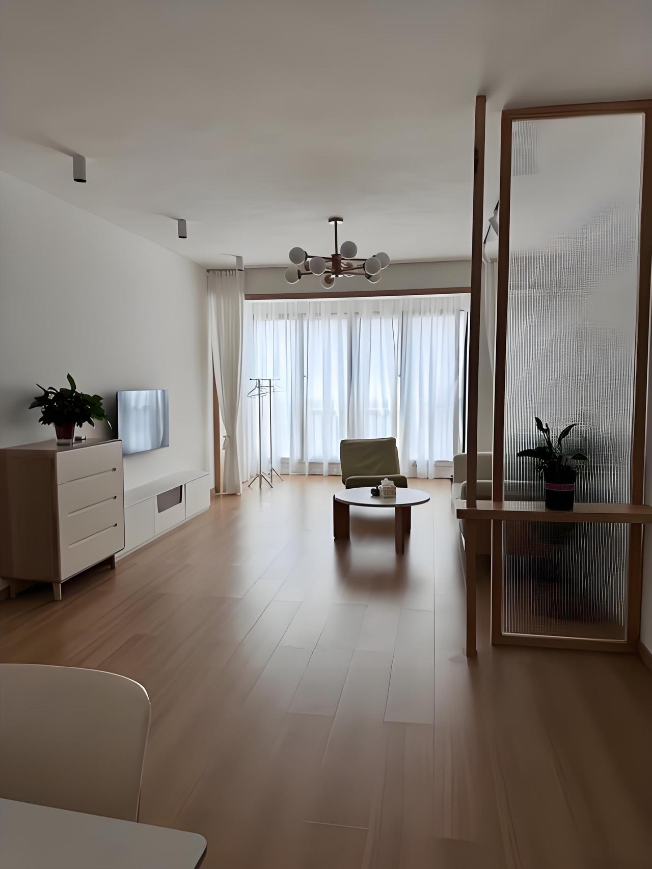 人活着真不要太干净真的，这话听着有点怪，但你听我细说。我那朋友，活得就跟无菌