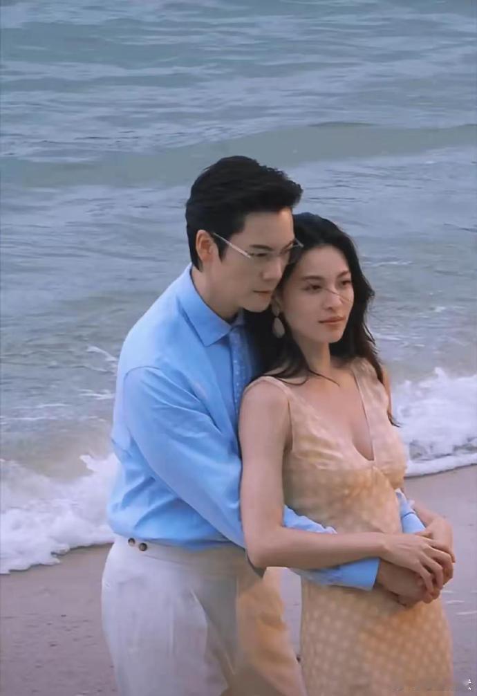 以前觉得挺好看直到有一天说是萧敬腾女版，从此觉得就是萧敬腾
