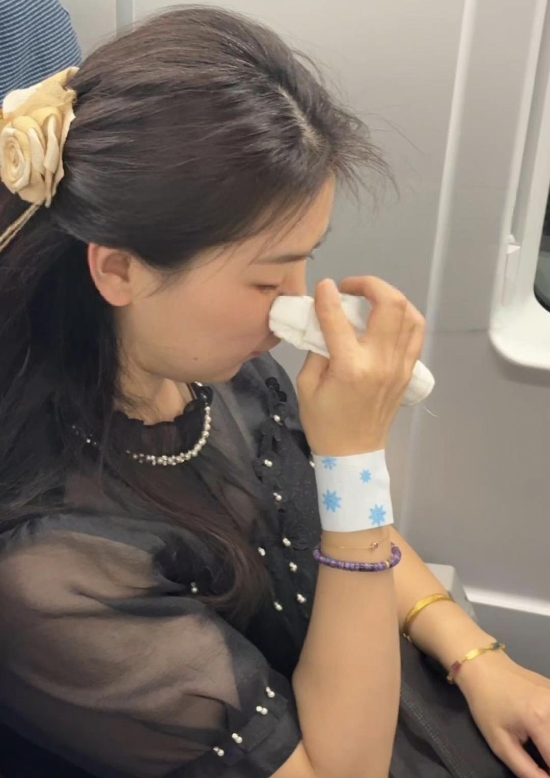 近日，网络流传“山东邹城茶社老板插足他人婚姻”相关说法，当事人朱女士常住江苏无锡