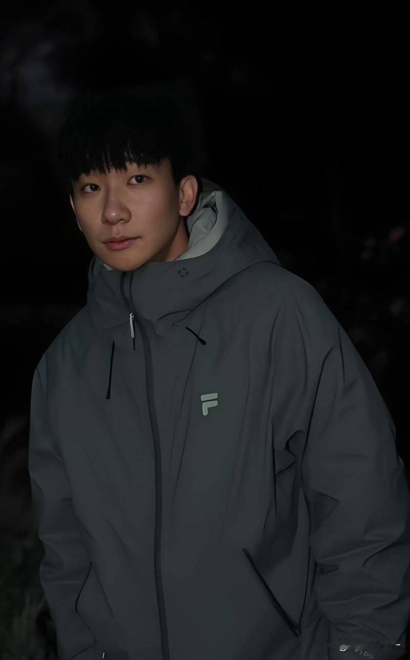 发现个宝藏男演员，就是《太平年》里演钱弘佐这个，查了一下才知道他叫吴昊宸