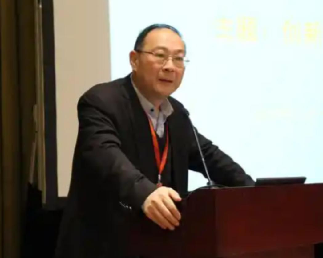 金灿荣教授说：俄罗斯不是兄弟，是邻居，我们必须警惕，俄罗斯背后的真实意图。麻