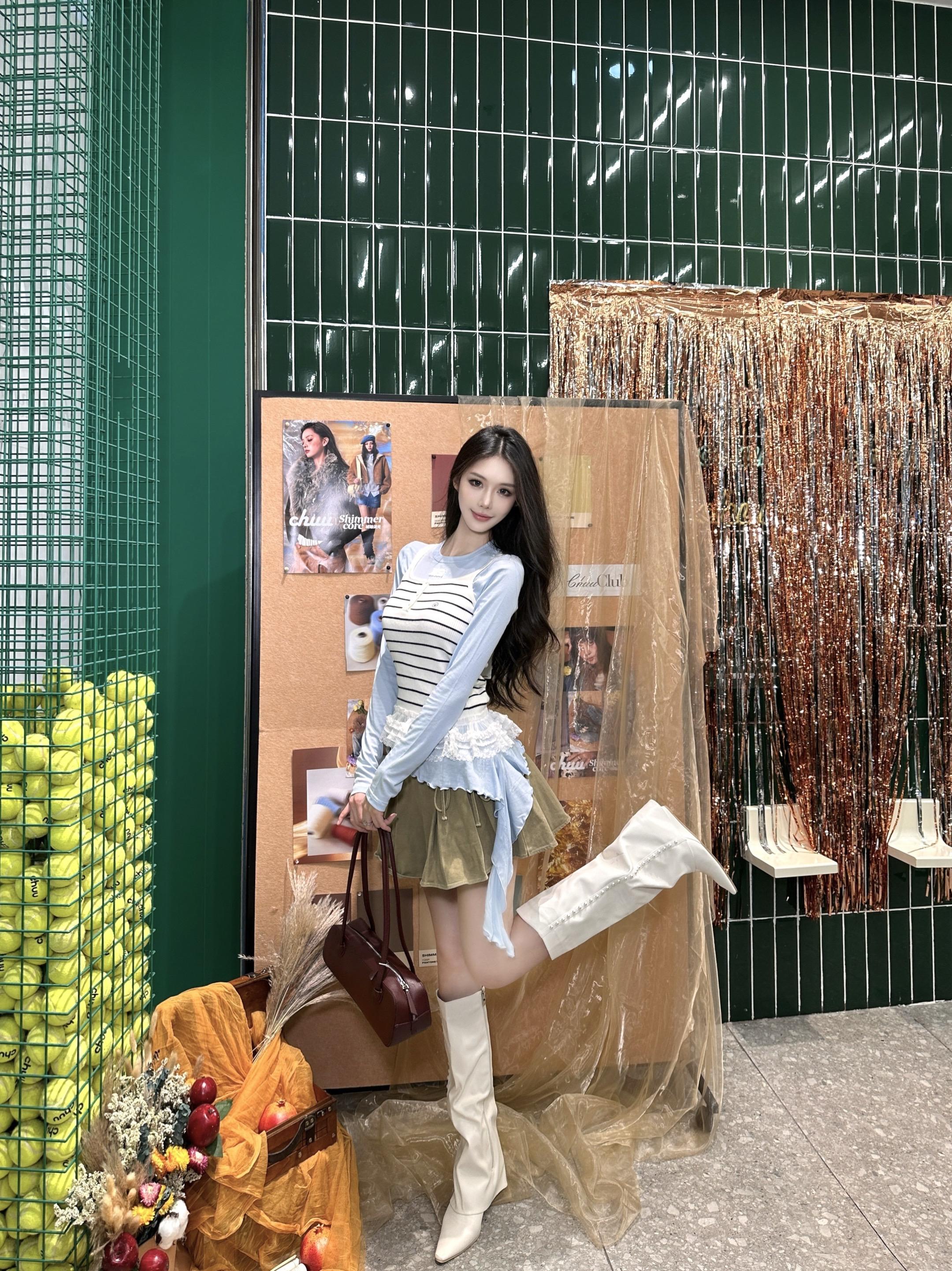 宝石成了赝品 你的眼眸才是真迹。