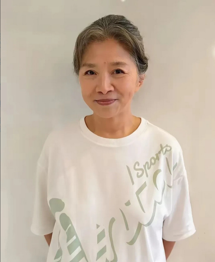 迟蓬直到现在才发角色告别文，属实让人有些意外。66岁的她，凭借《生万物》里的