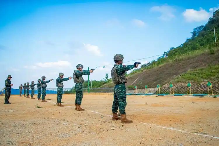 根据数据统计显示，第一次世界大战，平均消耗1万发子弹，击毙一名敌人；第二次世界大