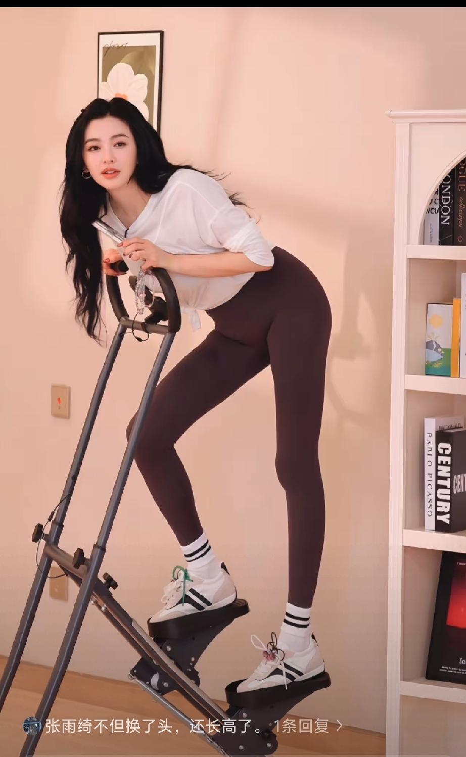 这怎么还逆生长了呢！以前御姐风，现在居然有少女感了！