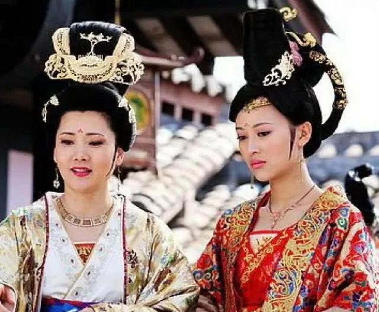710年7月21日夜，韦后正在寝宫睡觉，25岁的李隆基带兵闯入。韦后怒吼：“大胆