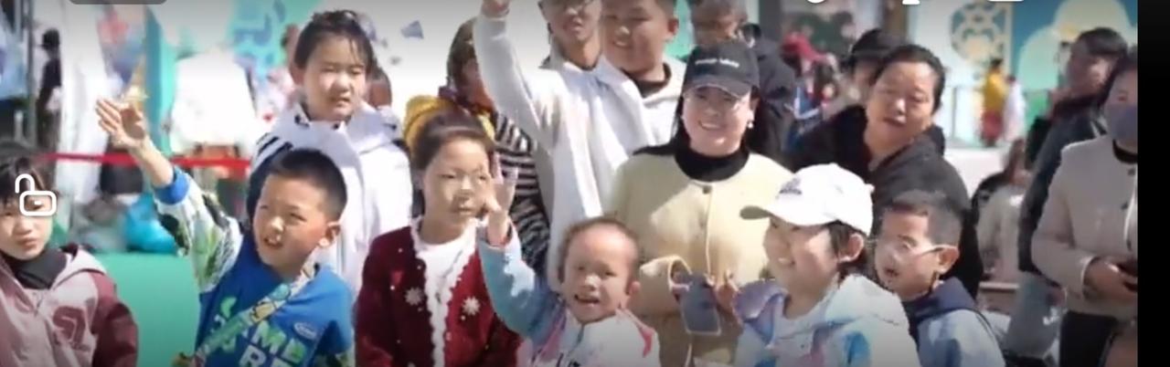 春和景明时节，全国文旅消费热度持续攀升，各大景区迎来客流高峰。老街古巷游人熙攘，