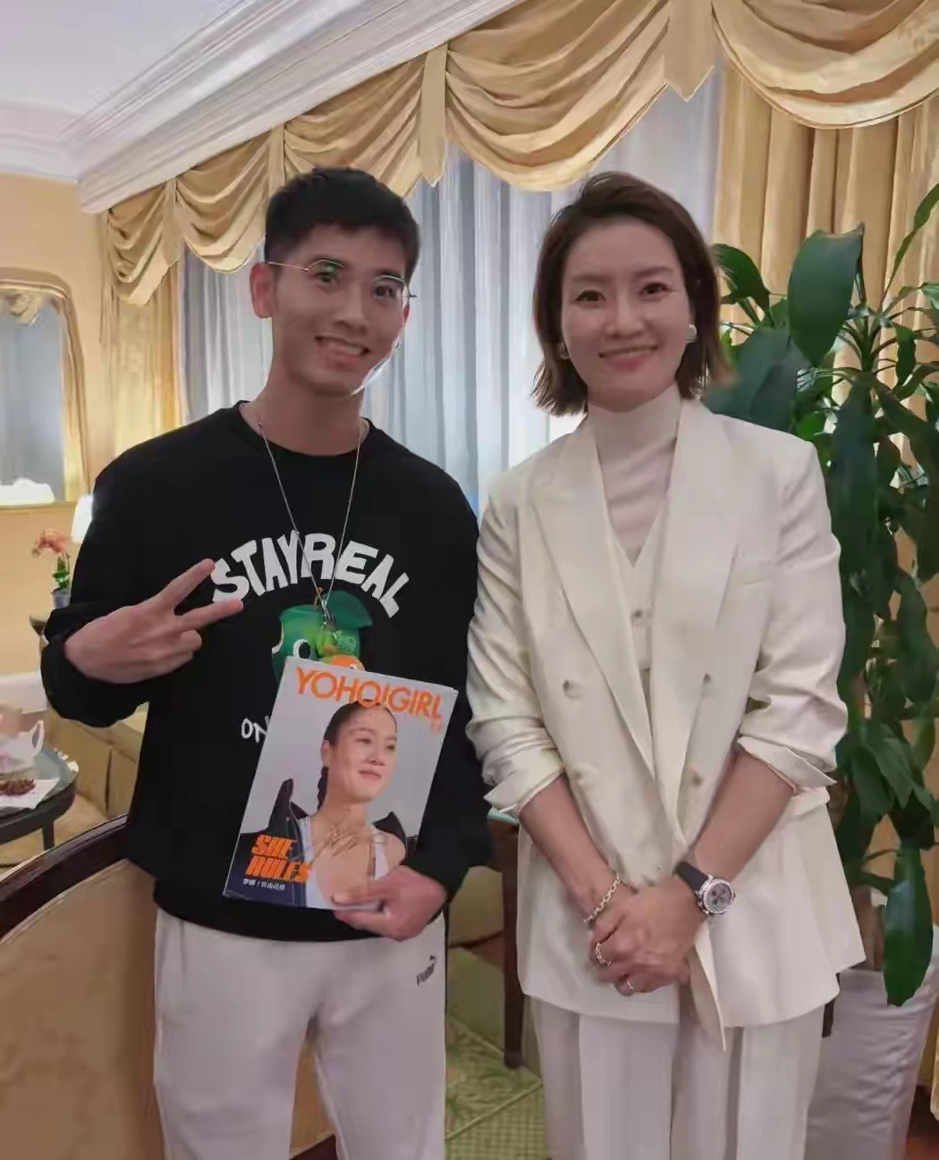 李娜退役后越来越漂亮了，自信美丽大方，不愧是网球“一姐”！