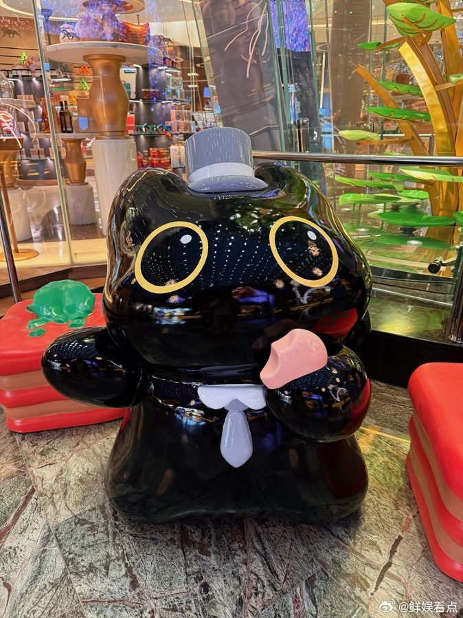 以为是旅游结果是漫游谁懂啊，在澳门随便走一走都能碰到戳中自己的地方，旅游直接升级