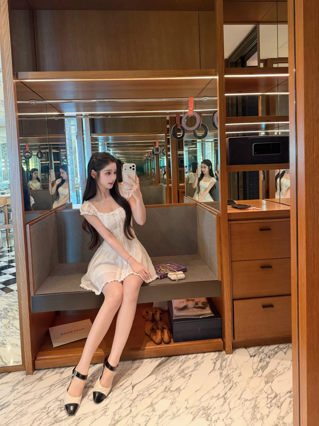 淡淡的...