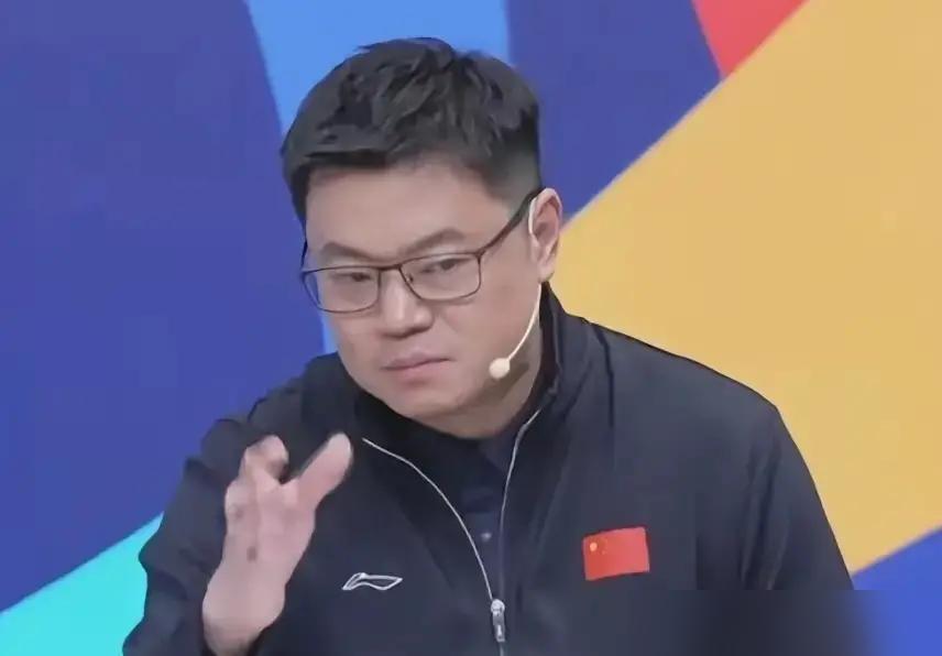 看了蒯蔓和温瑞博混双的视频，第一反应不是生气，是替温瑞博难受。球场上两个人，一