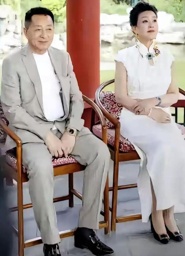 全网最让人羡慕的，居然是汪大爷！年轻时张兰怀孕，他说走就走，家里老小全丢给张