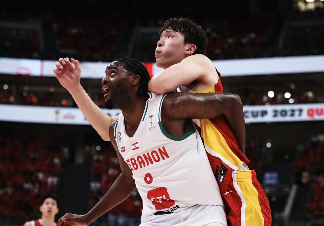 杨瀚森确定领袖地位的一战，就在这个球。FIBA赛后发文，称赞杨瀚森绝杀球。世预