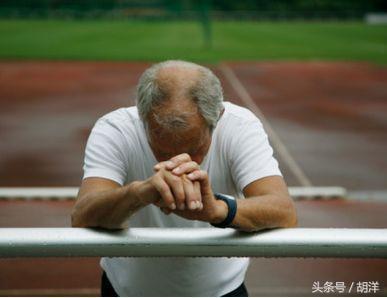一些谁都能识别的症状, 应该提醒他去排除肺癌, 尤其是吸烟者