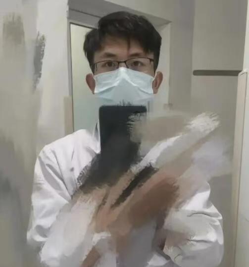 痛心疾首！！！罗帅宇父母整个人都泪崩了！尽管早就已经接受了罗帅宇的离开，但是